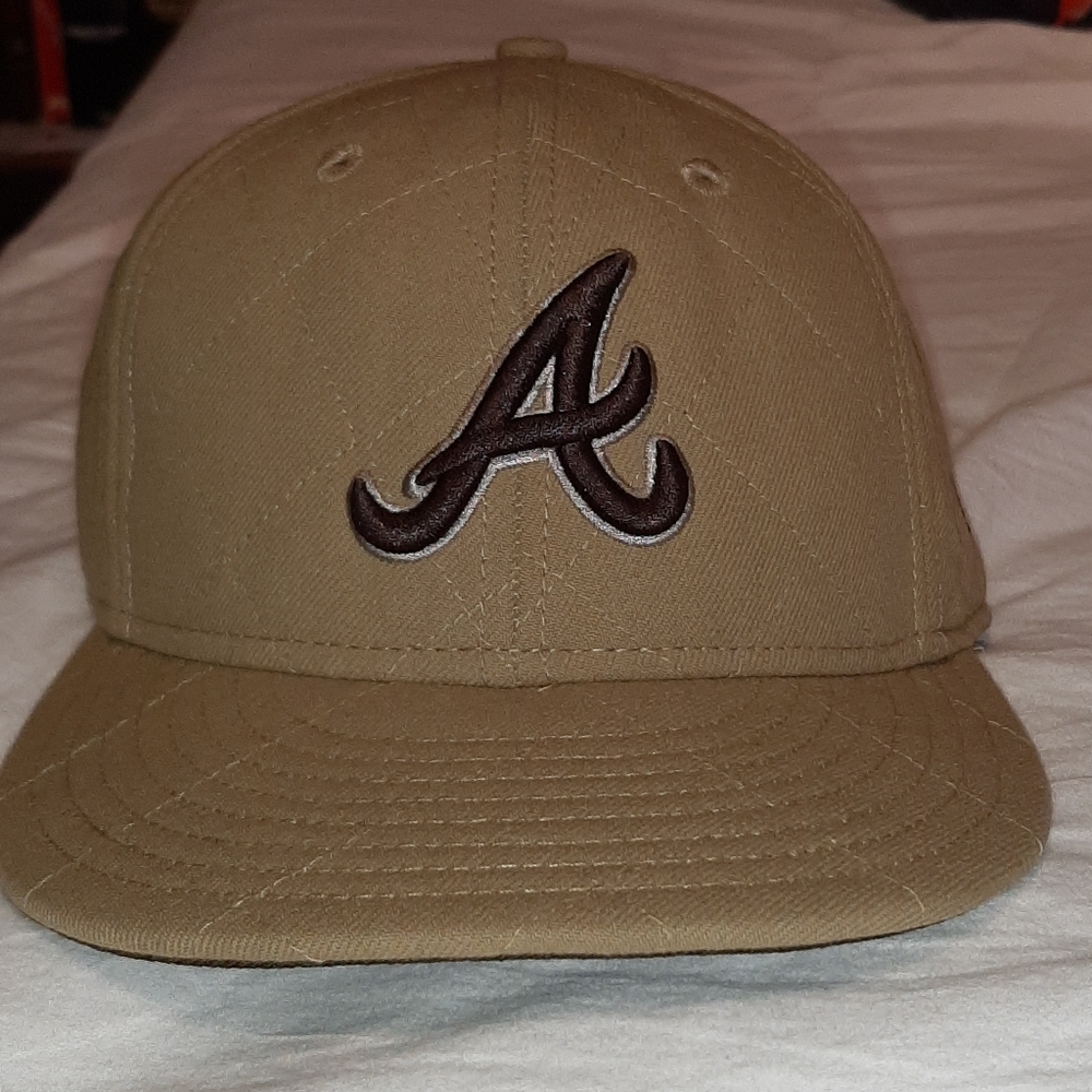 Mens new era Atlanta braves hat used like new